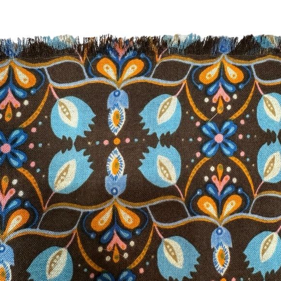New J. McLaughlin 100% Wool Rectangle Scarf Wrap 30'' x 68'' - Picture 5 of 7